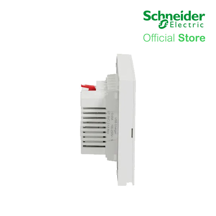 Schneider AvatarOn A 16A 250V 3 Pin USB Charger Universal Socket White A70426USB-UST-WE | Switch Outlet