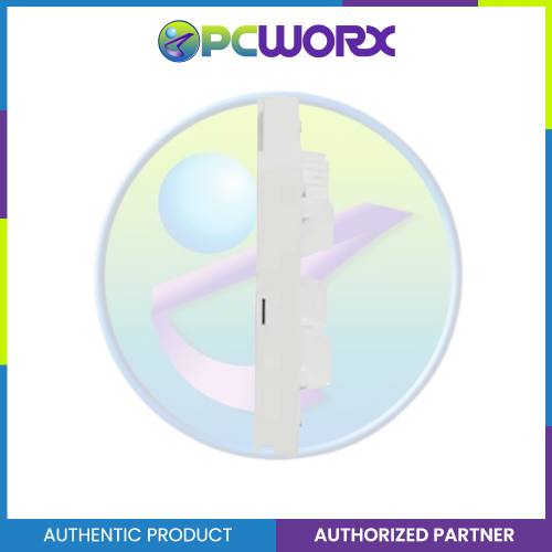 Schneider AvatarOn A 3 gangs Blank Plate - WHITE M3T03-WE