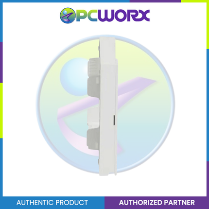 Schneider AvatarOn A 3 gangs Blank Plate - WHITE M3T03-WE