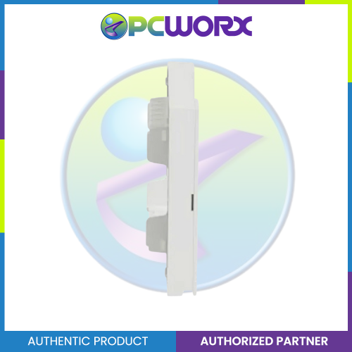 Schneider AvatarOn A 3 gangs Blank Plate - WHITE M3T03-WE